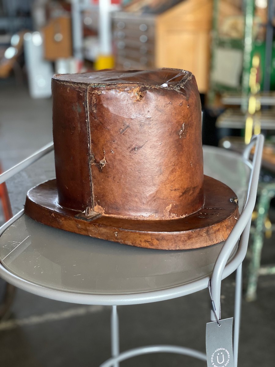 Antique Leather Hat Box for sale at Pamono