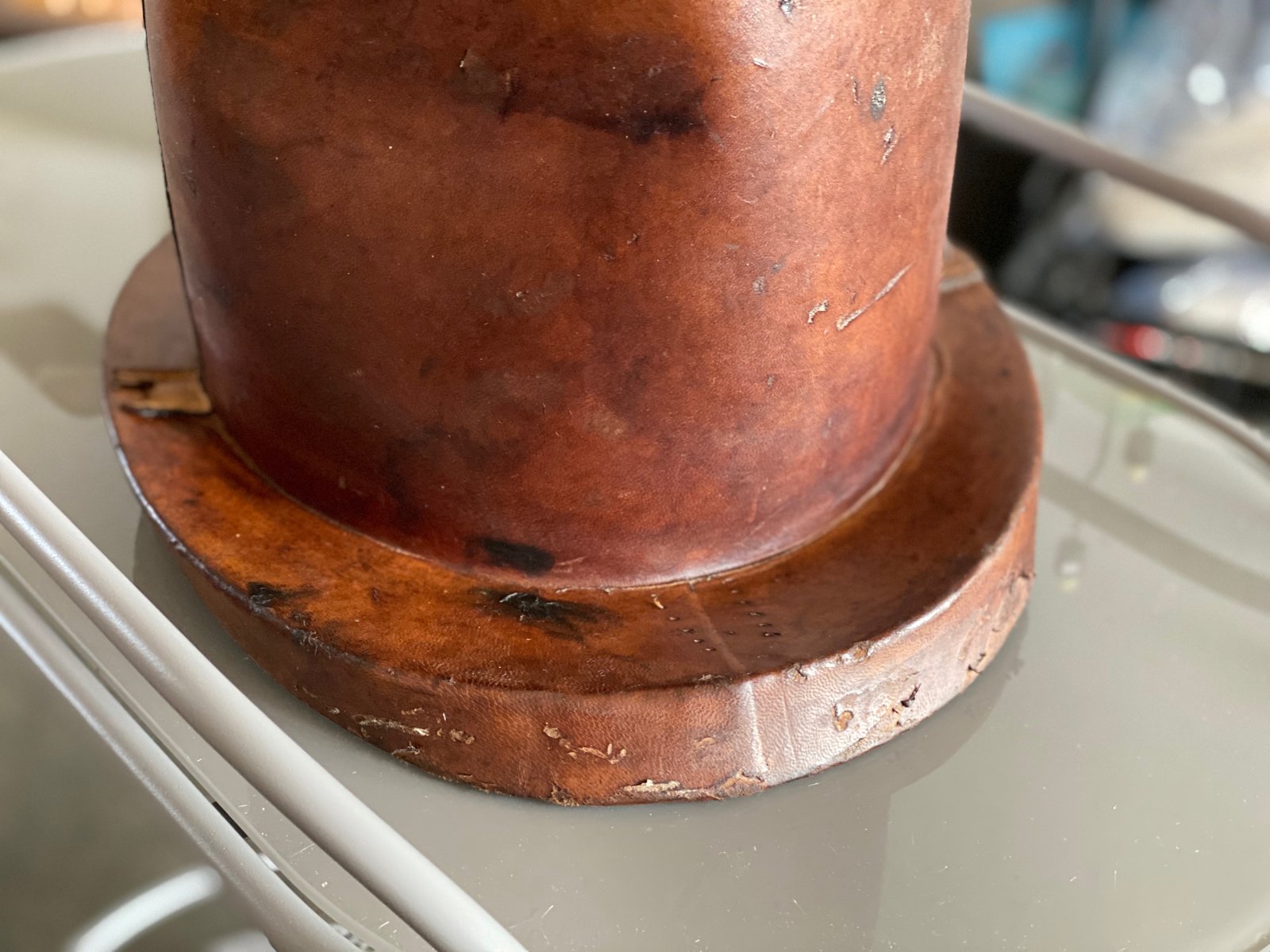 Antique Leather Hat Box for sale at Pamono