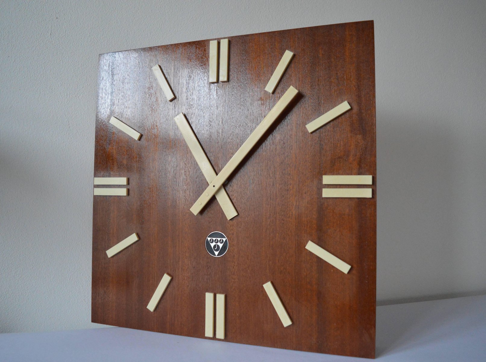Frisch Grosse Wanduhr Kaufen Schweiz Große Industrielle Wanduhr aus Holz PPH 410 von Pragotron