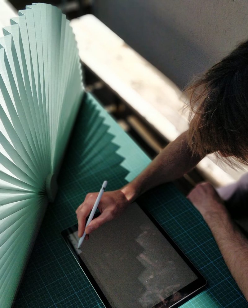 Friendly Border Popup Privacy Screen from Njustudio for sale at Pamono