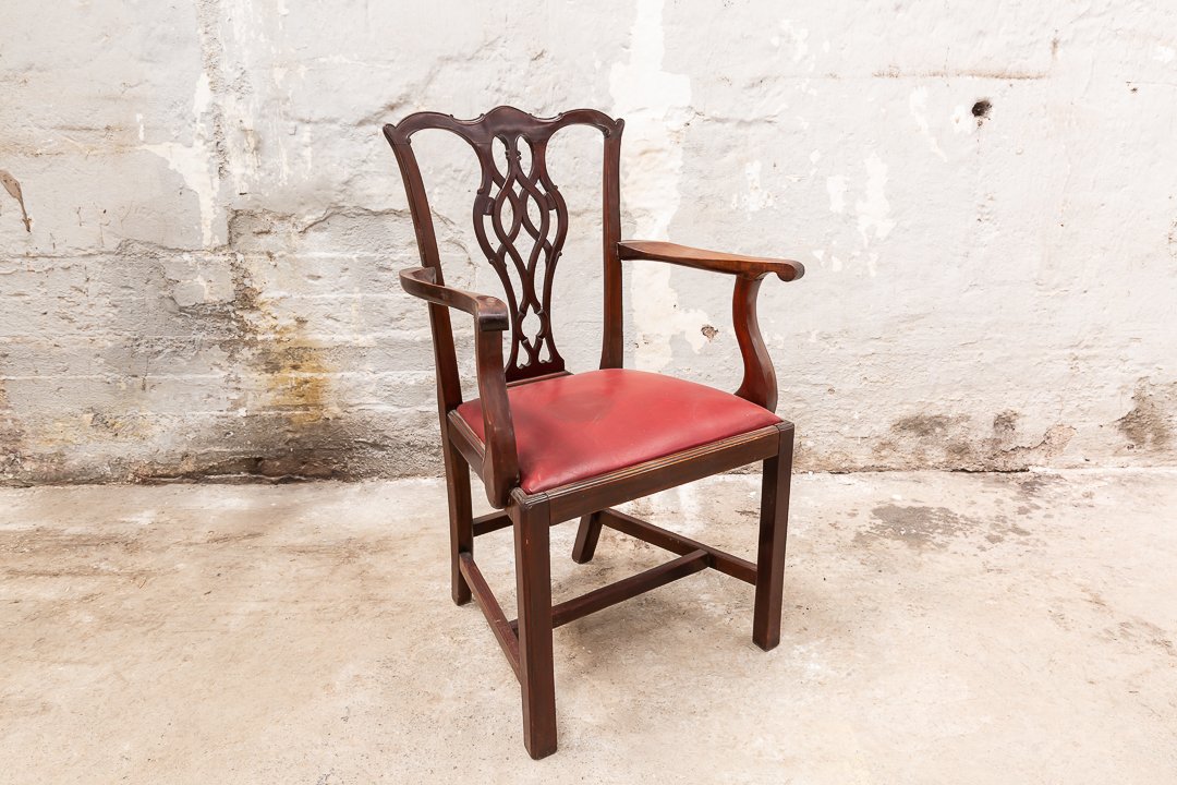 Antike Esszimmerstühle aus Mahagoni und Leder von Thomas Chippendale