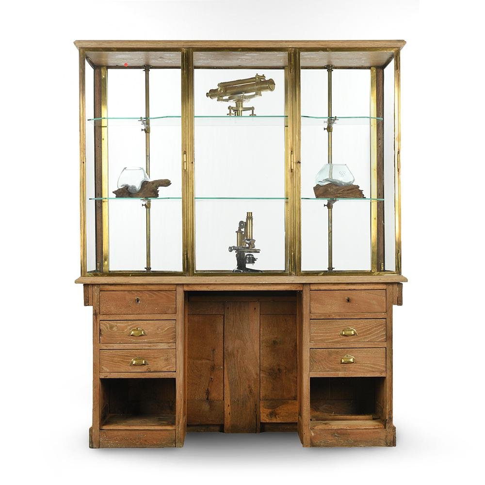 Armoire Chocolat en Bois Verni et Laiton en vente sur Pamono