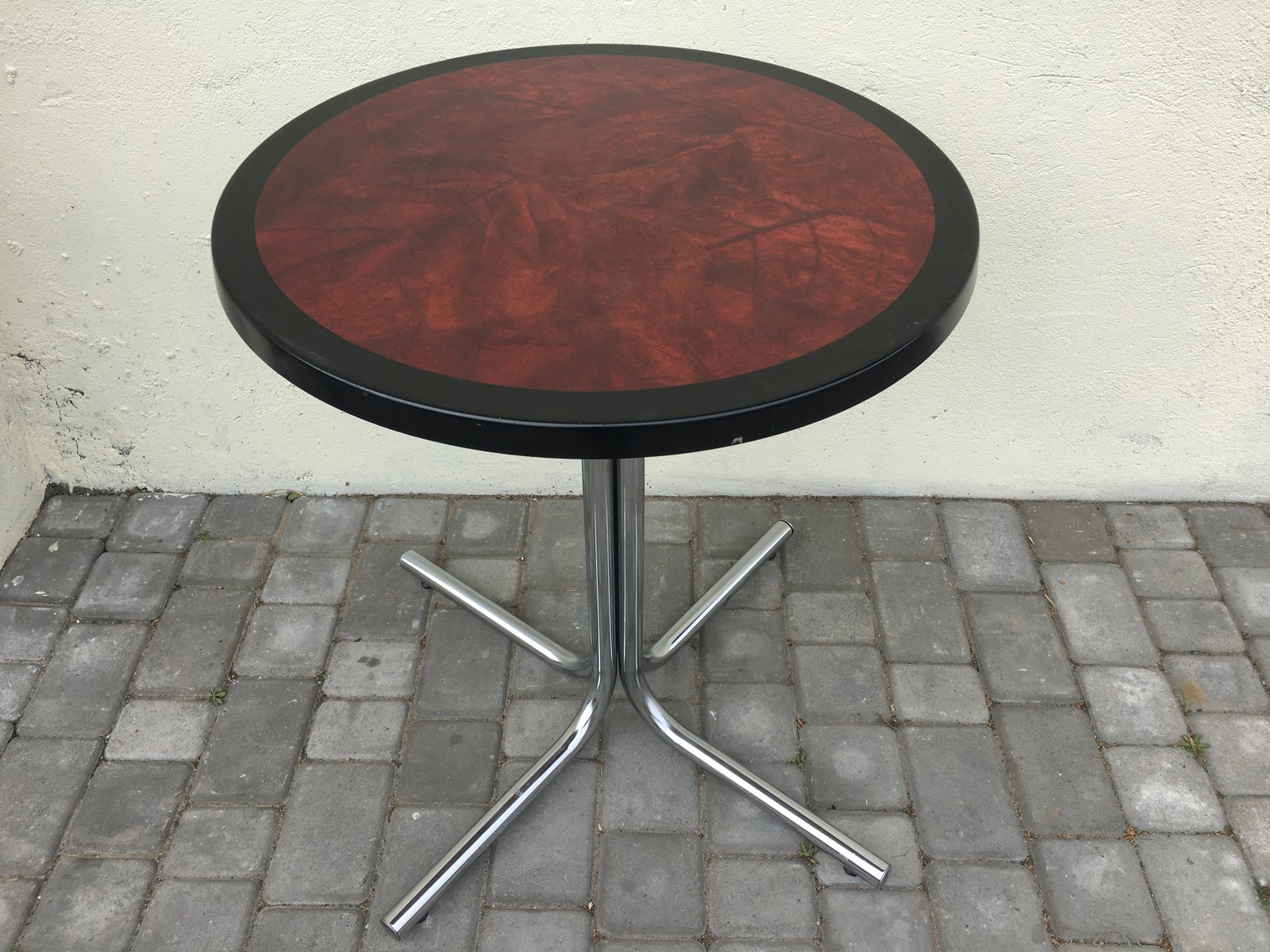 french round garden table from sm 1990s WQQ-669714