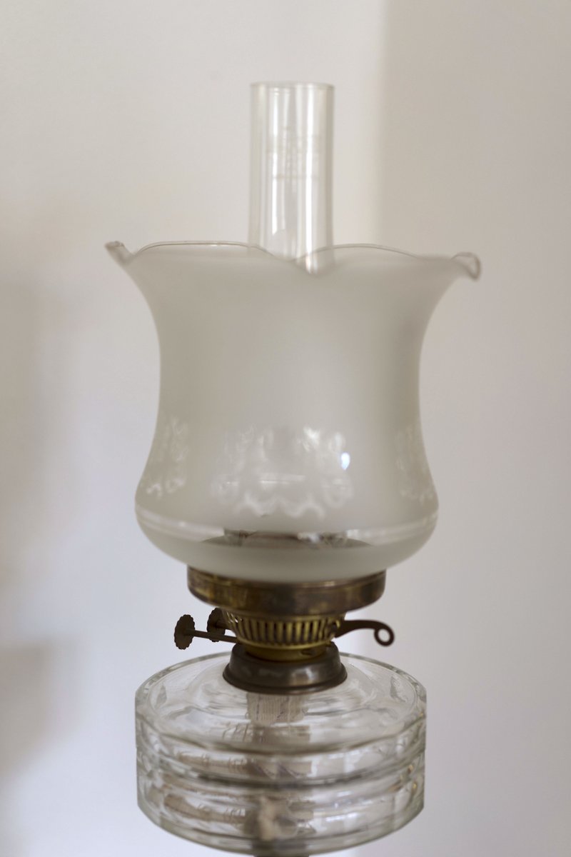 Antique English Brass Oil Lamp from Sherwoods Ltd for sale at Pamono