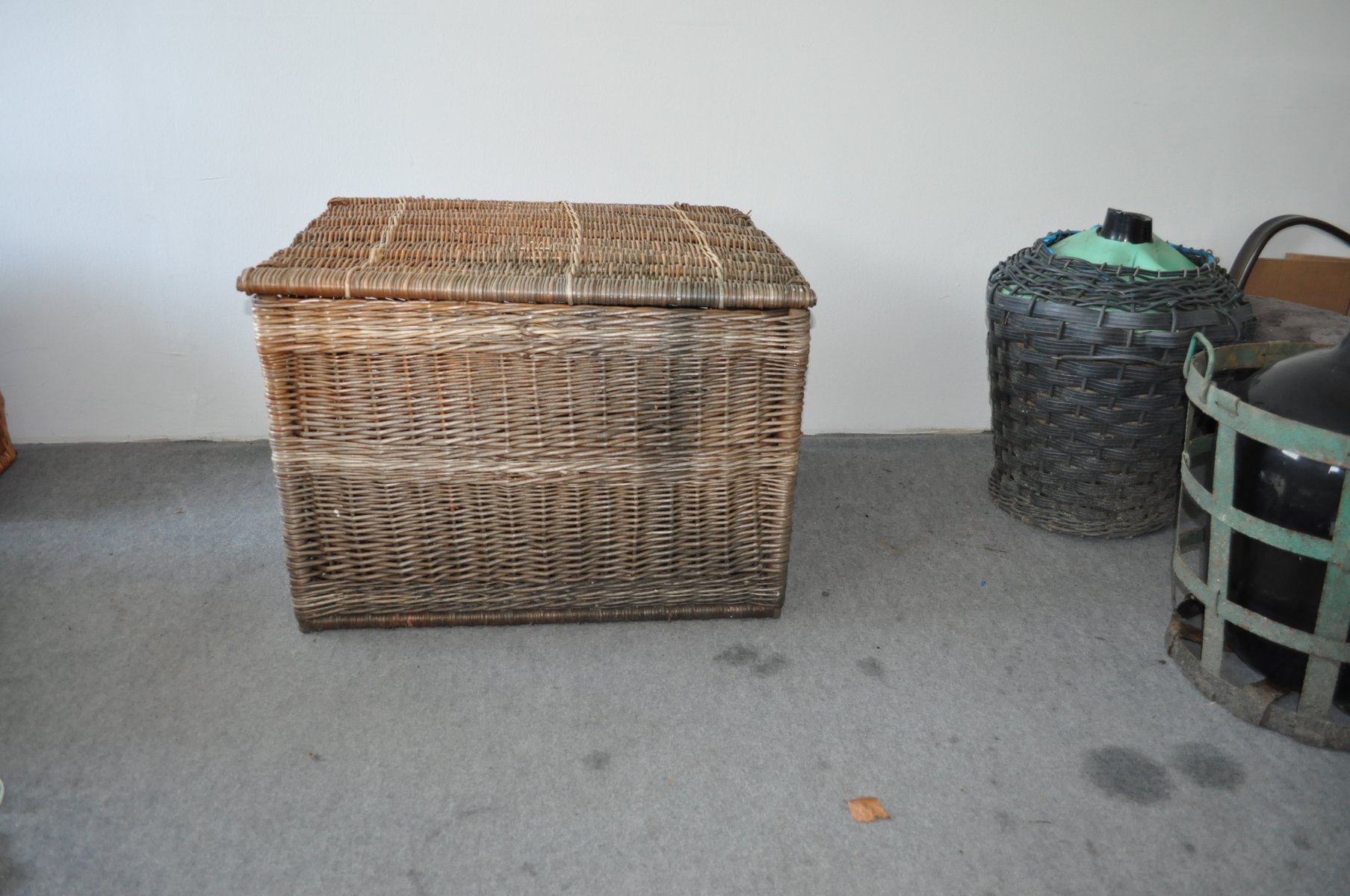 Large Vintage Basket with Lid, 1940s for sale at Pamono