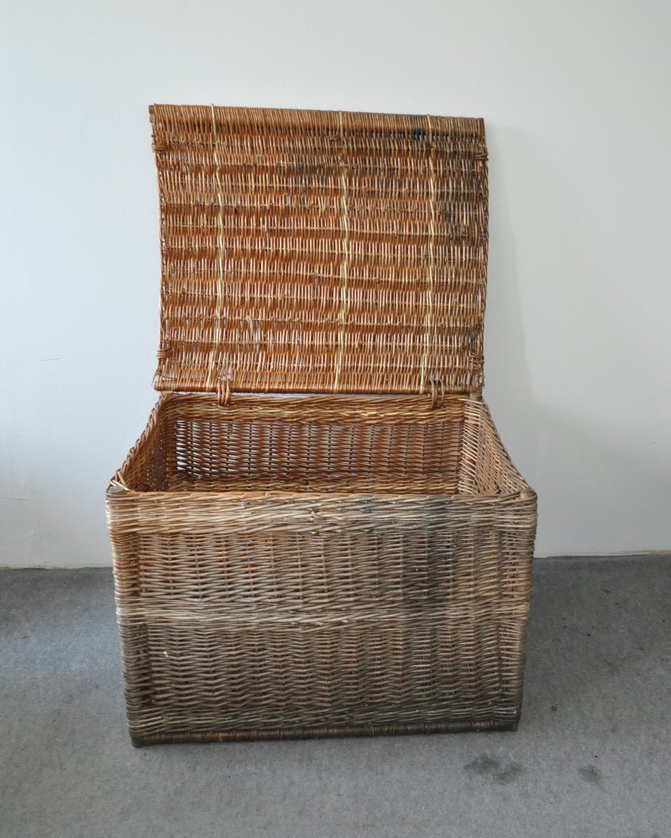 Large Vintage Basket with Lid, 1940s for sale at Pamono