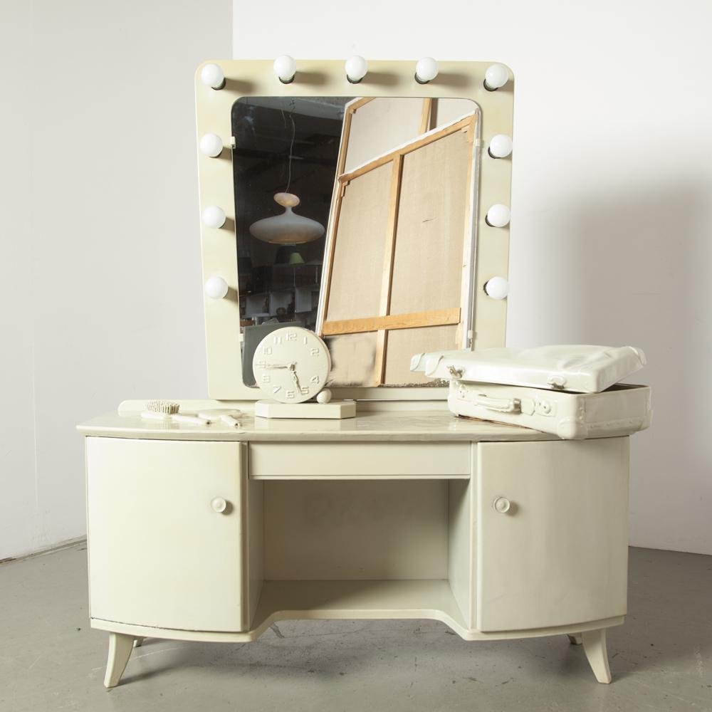 Tocador con espejo iluminado en venta en Pamono