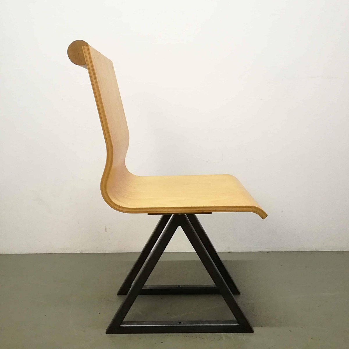Vintage Beech Waiting Room Chair for sale at Pamono