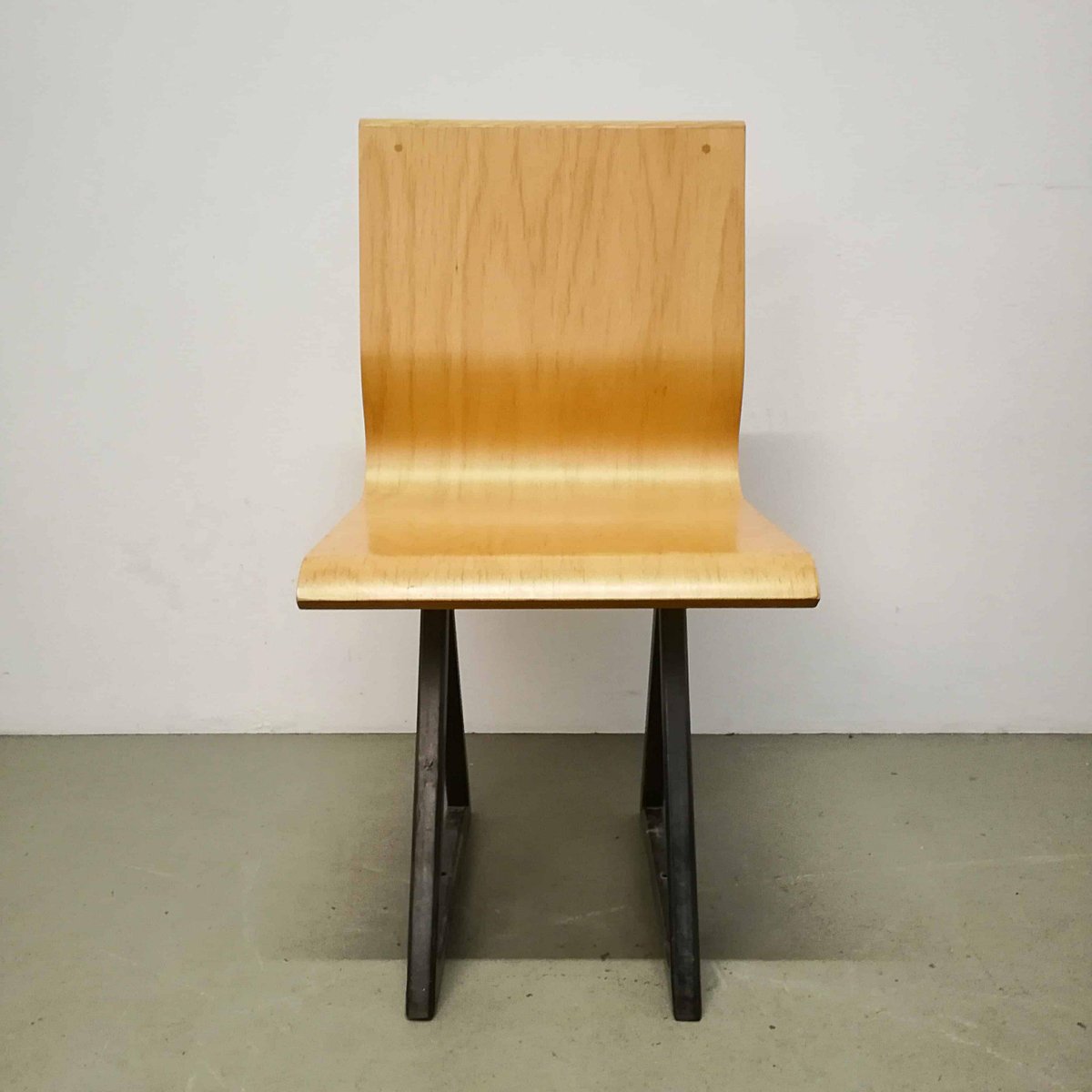 Vintage Beech Waiting Room Chair for sale at Pamono