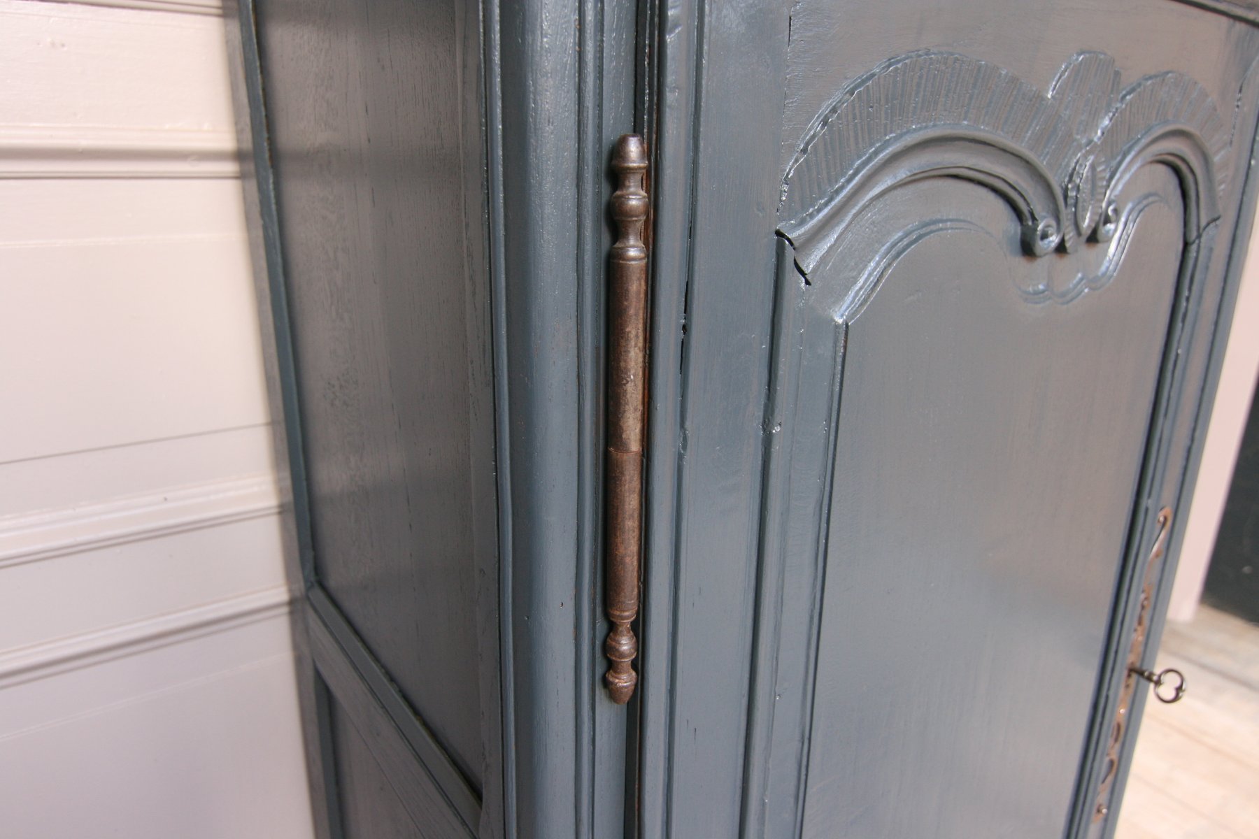 Kleiner Antiker Speisekammer Schrank bei Pamono kaufen