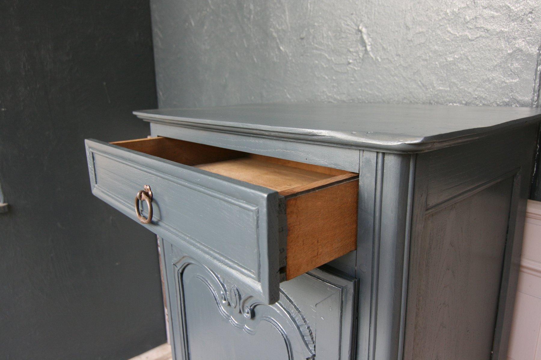 Kleiner Antiker Speisekammer Schrank bei Pamono kaufen