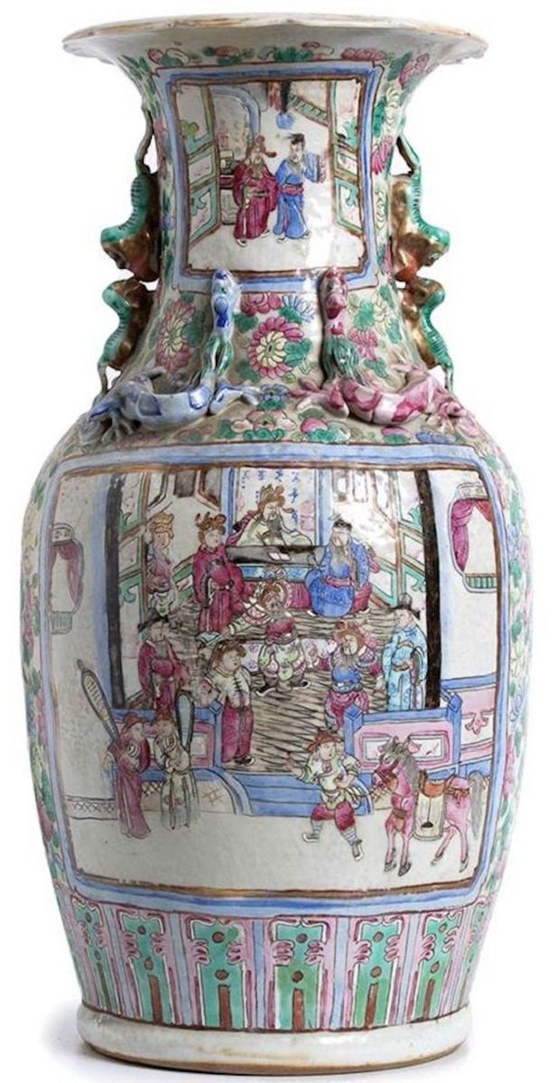 Antique Chinese Qing Dynasty Balustrade Porcelain Vase for sale at Pamono
