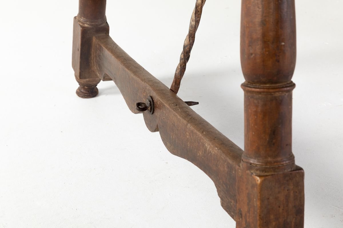 Early 17th-Century Spanish Table for sale at Pamono