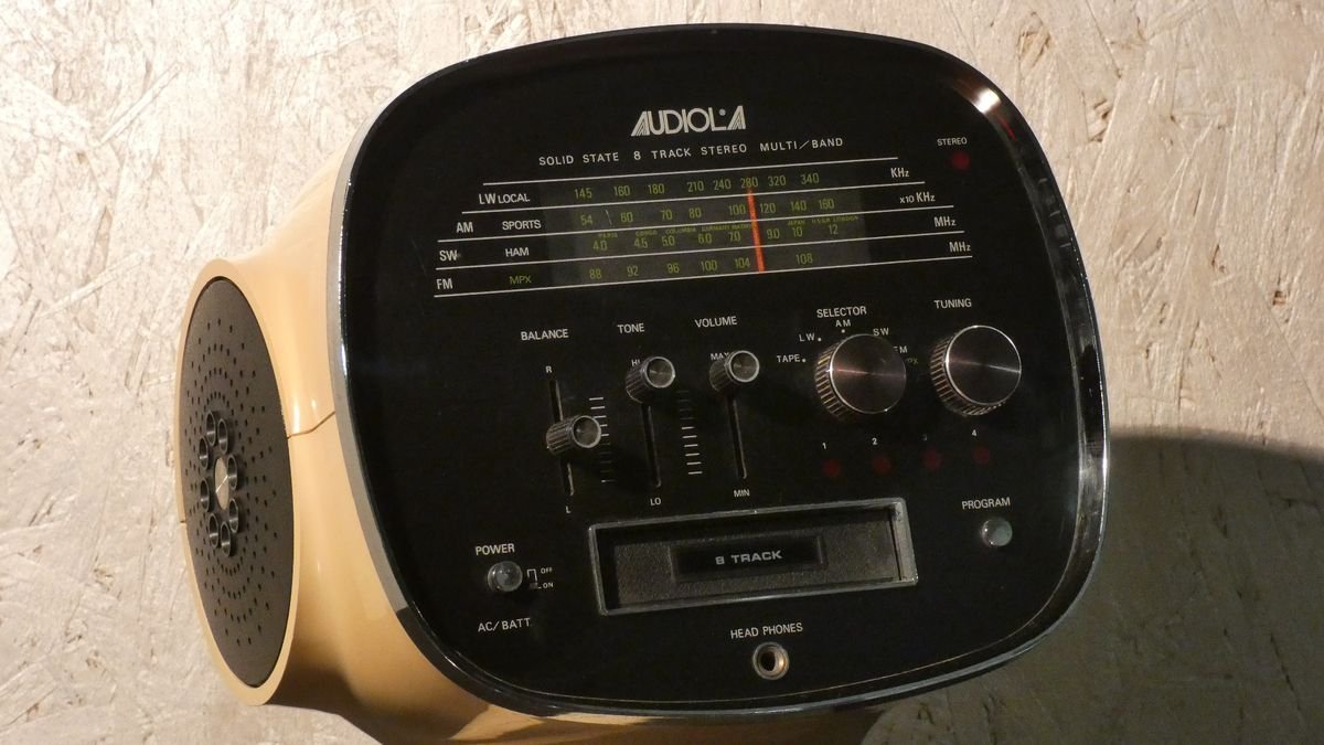 Platine Vinyle Et Lecteur Stéréo 8 Pistes Vintage Des Années 70 Photo