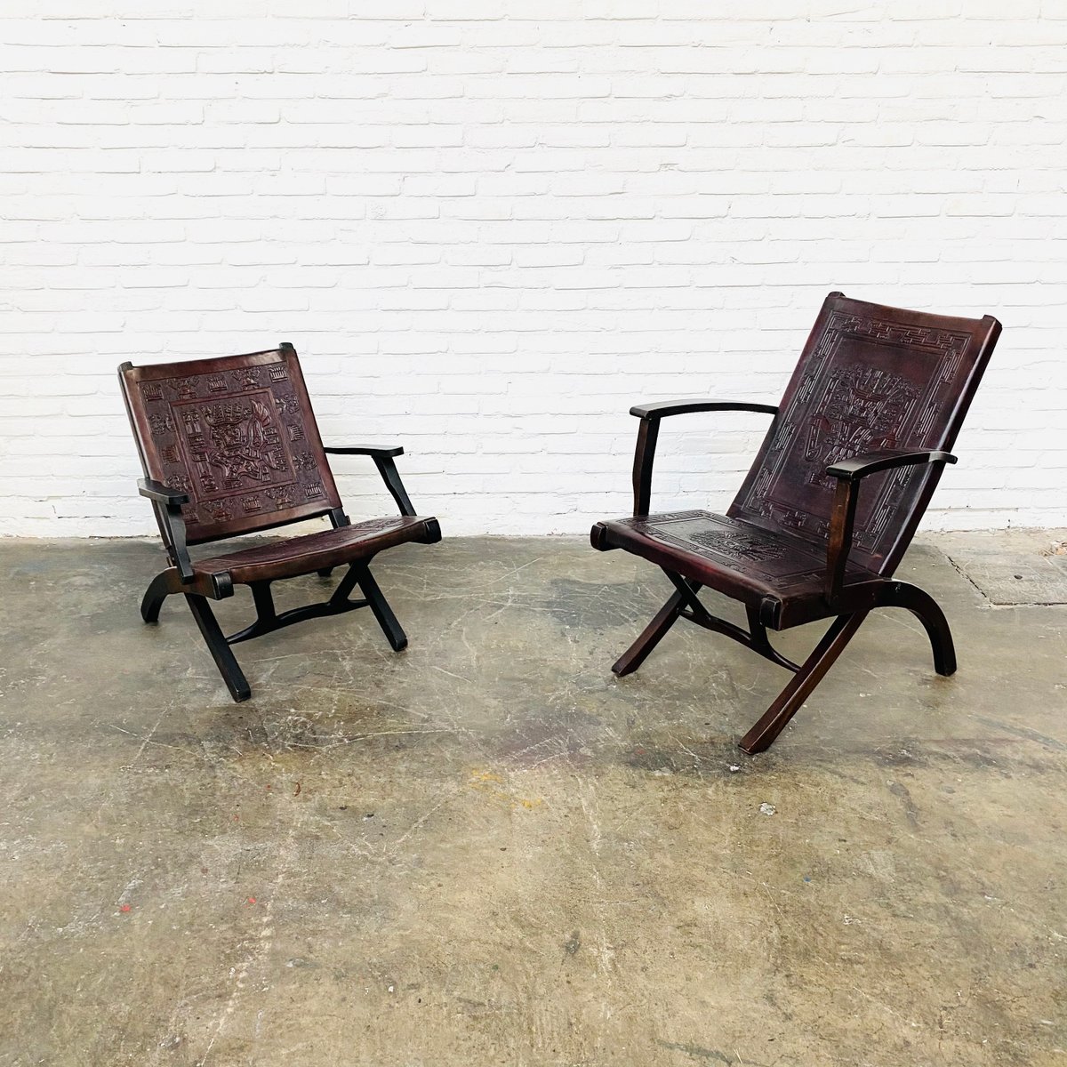 Mid Century Leder Klappstuhle Aus Ecuador Von Angel I Pazmino Fur Muebles De Estilo 2er Set Bei Pamono Kaufen