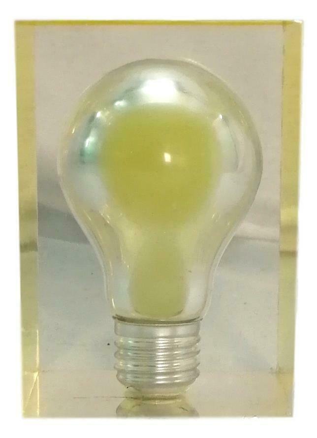 Sculpture Design Pierre Giraudon - Résine Avec Inclusion D'ampoule Fluo - Excellent état