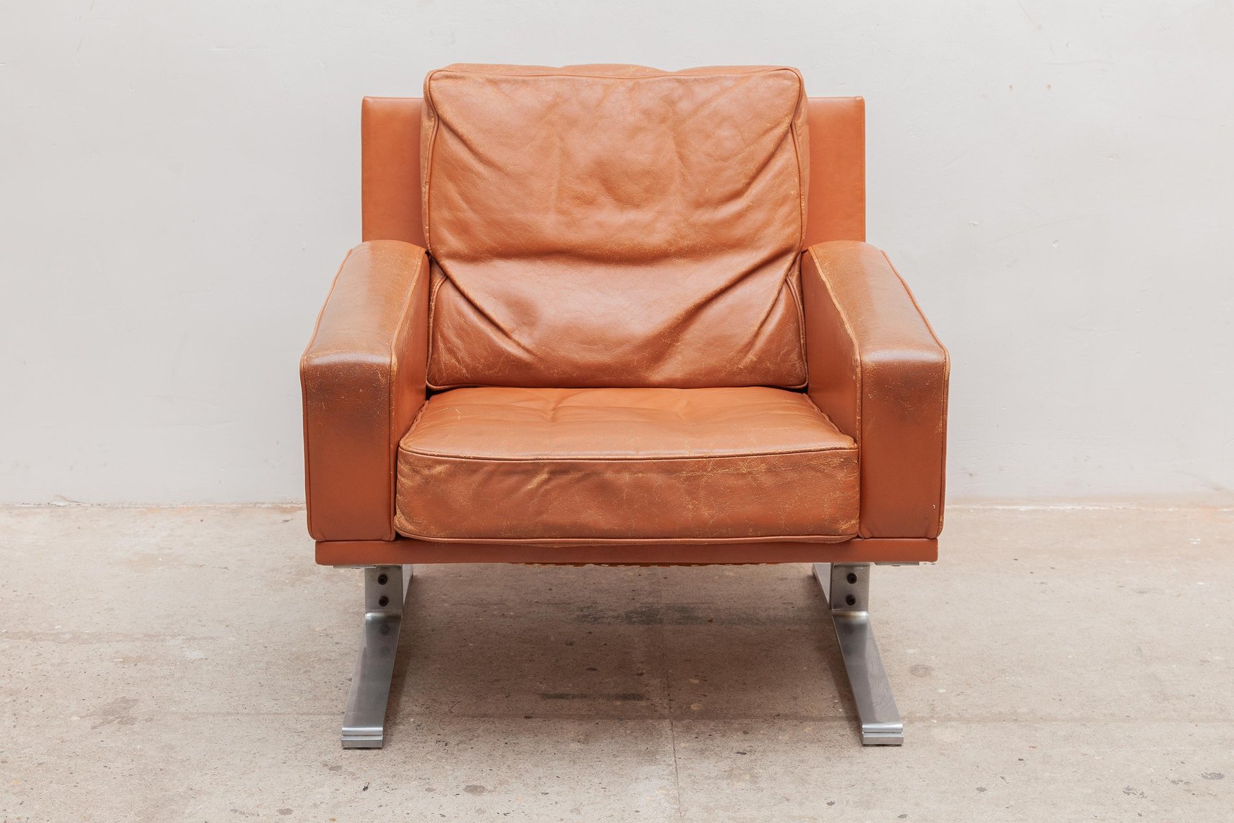 Mid Century Modern Cognac Leather Club Chairs 1960s Set Of 2 Bei Pamono Kaufen