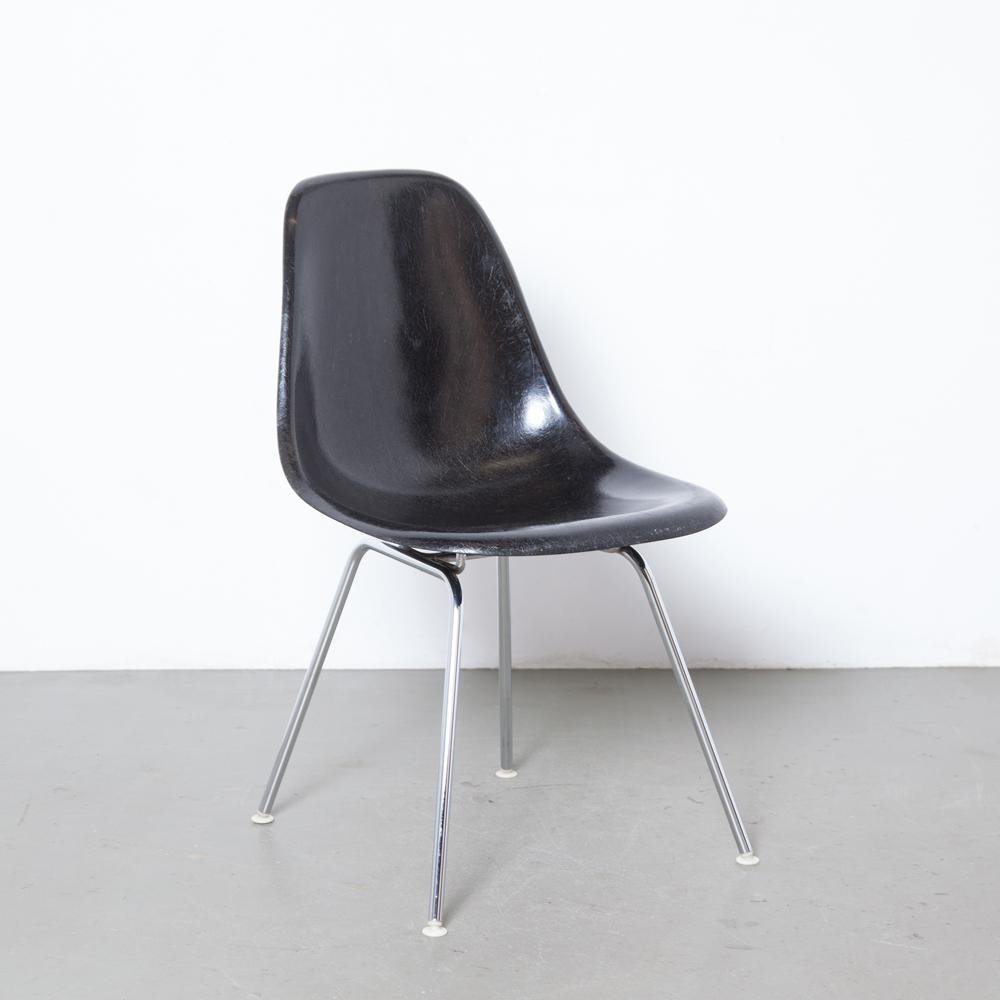 상단노출 black fiberglass dsx stacking side chair attributed to charles ray eames for herman miller 1950s JC-781309