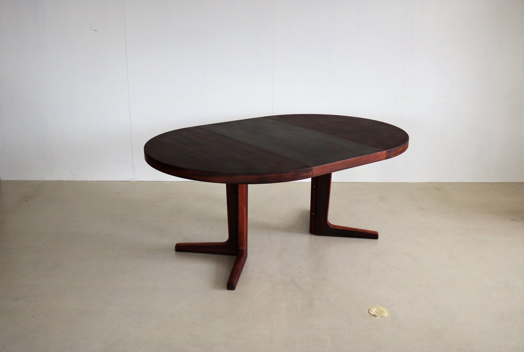 Table De Salle A Manger Ronde Vintage En Palissandre Avec Rallonges En Vente Sur Pamono