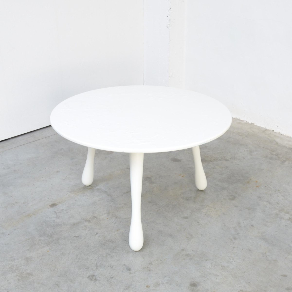 trdst-milk-table-by-hans-weyers-2012-vt-792343