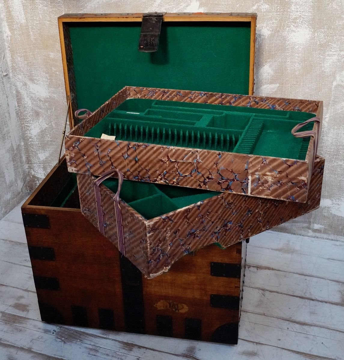 Victorian Silver Chest for sale at Pamono