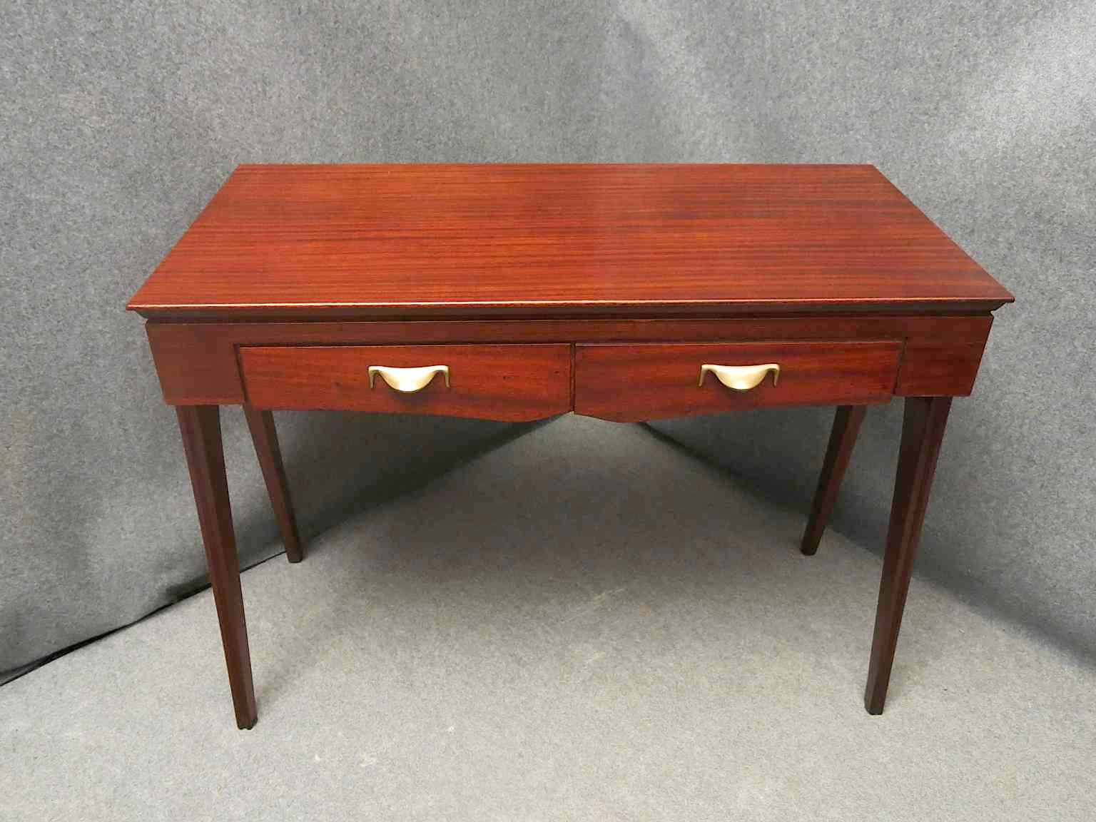 Mid Century Mahagoni Schreibtisch Bei Pamono Kaufen