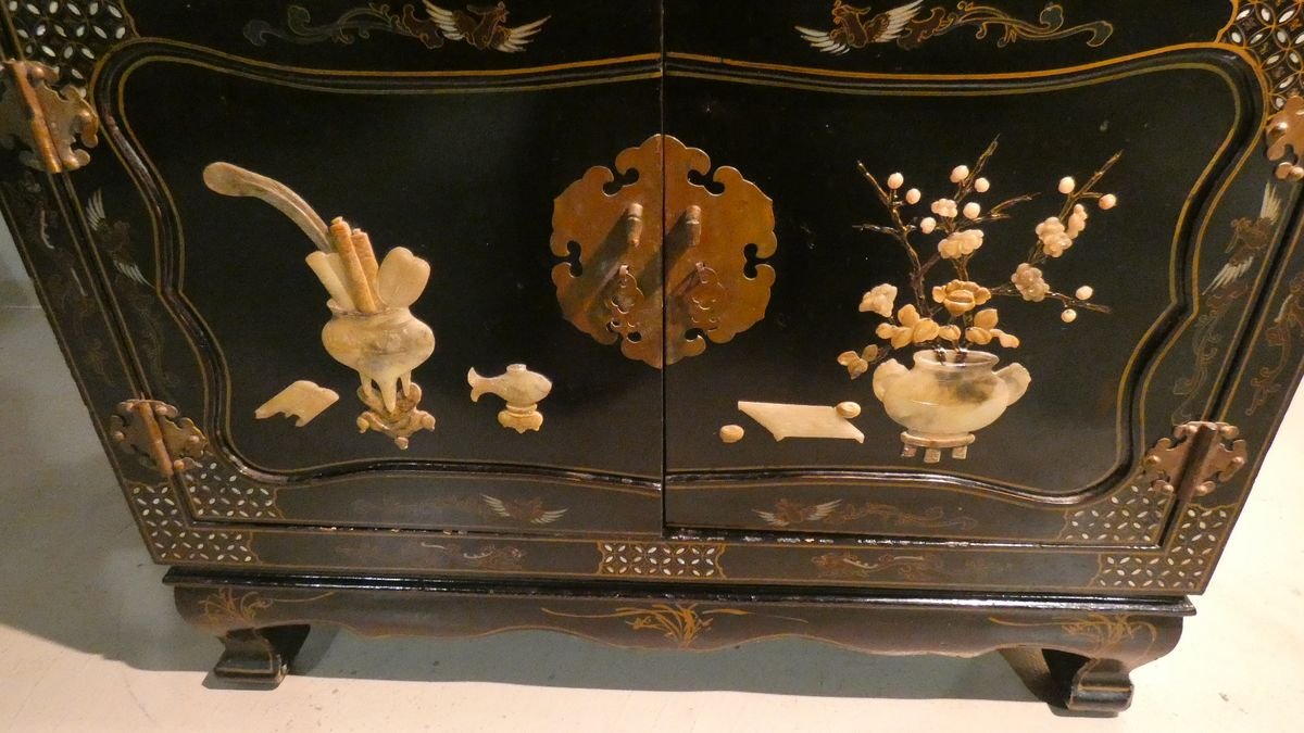 Aparador chino lacado en negro en venta en Pamono