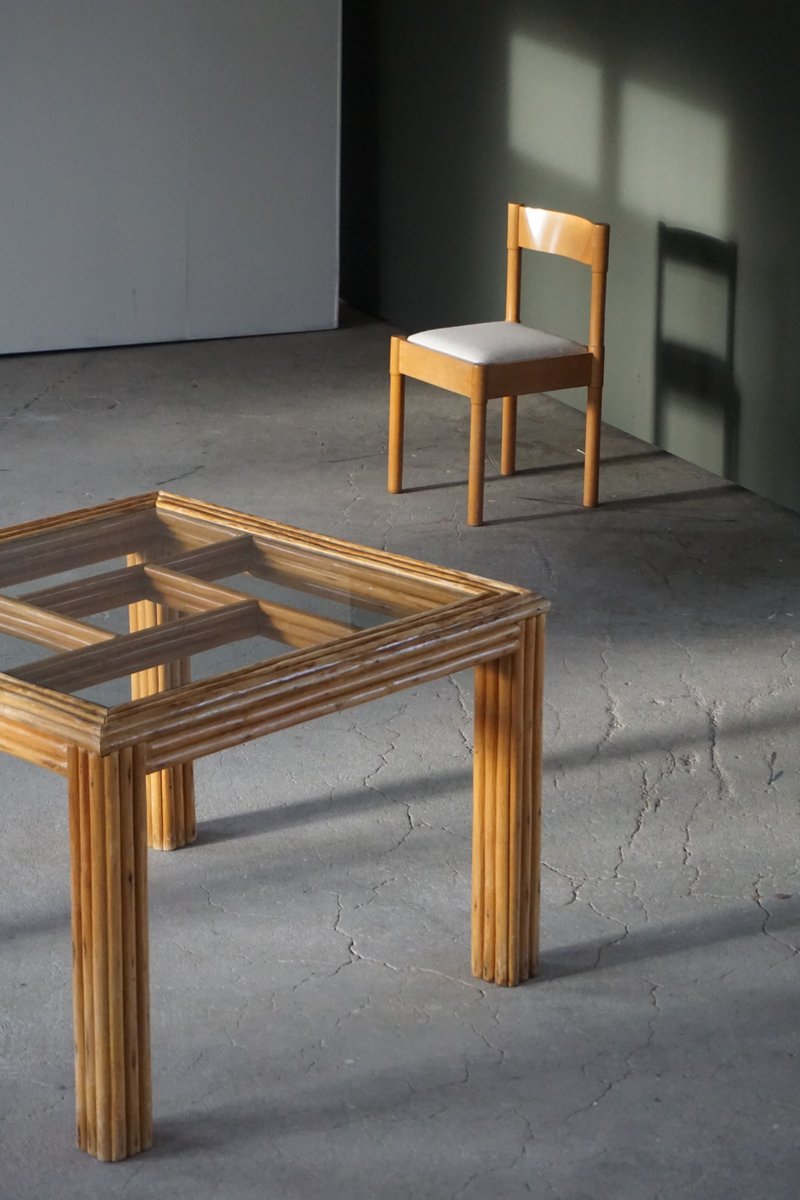 Quadratischer italienischer Vintage Rattan Tisch mit Glasplatte, 1970er