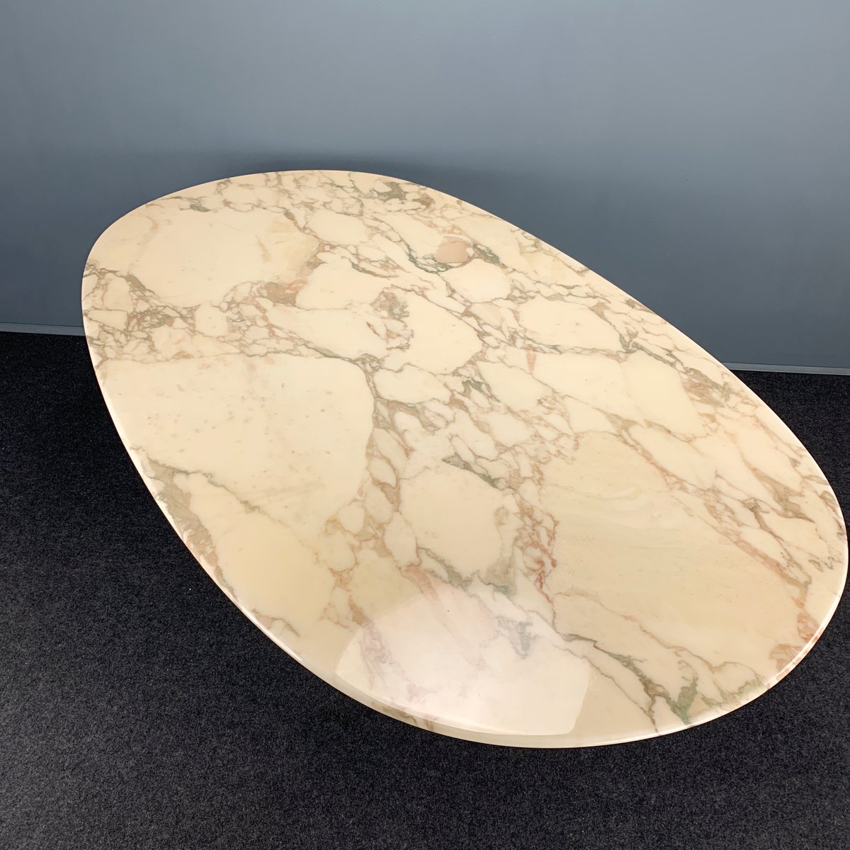 Large Oval Marble Dining Table with Chrome Base, 1970s for sale at Pamono