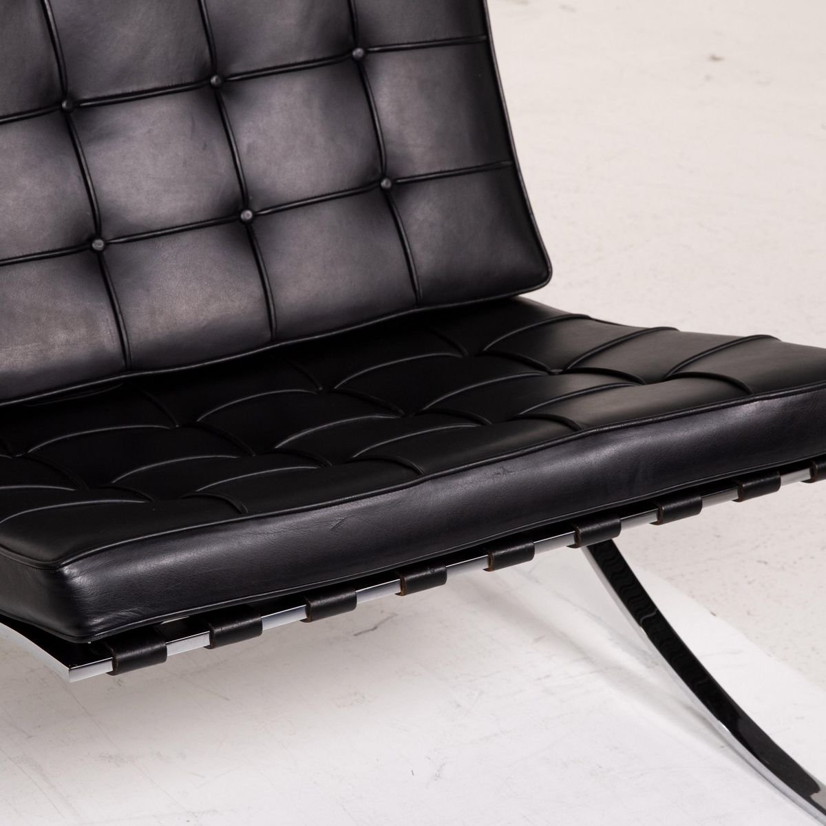 Barcelona Chair In Black Leather From Knoll International For Sale At Pamono
