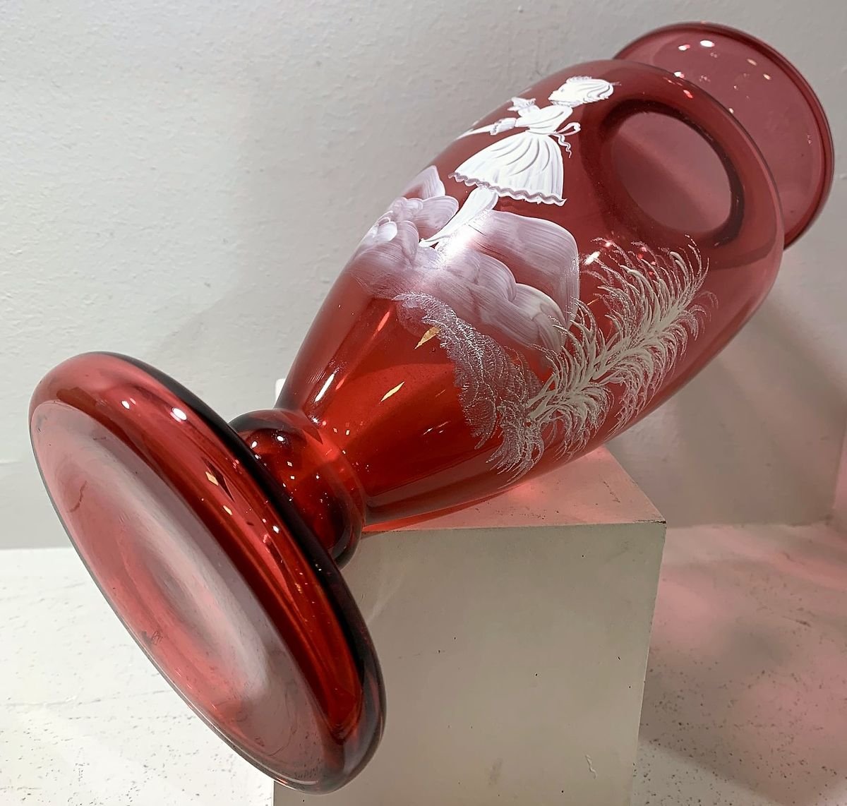 Vase en Verre Émaillé de Mary Gregory en vente sur Pamono