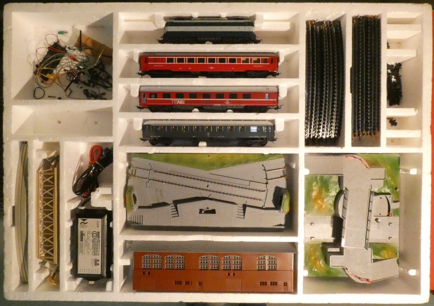 FS E.444.001 & Deutsche Bahn Euro Schlaf und Essgarnitur von Lima, 1980er, 10er Set