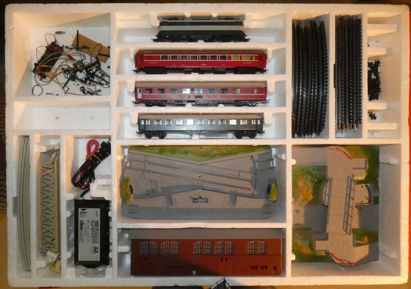 FS E.444.001 & Deutsche Bahn Euro Schlaf und Essgarnitur von Lima, 1980er, 10er Set