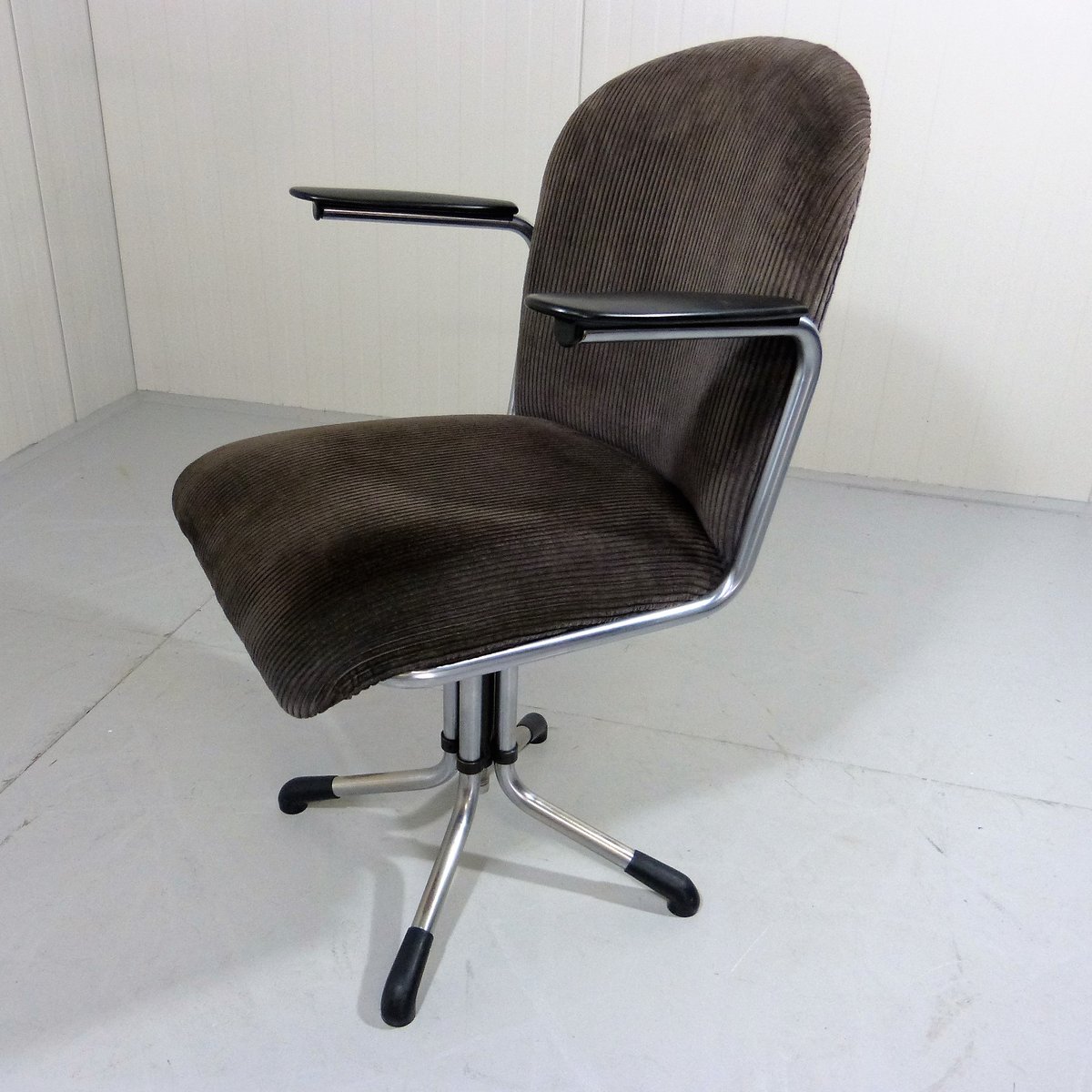 356 Corduroy Desk Chair From Gispen