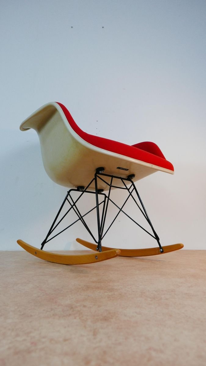 Rocking Chair Rar en Fibre de Verre par Charles & Ray Eames pour Herman
