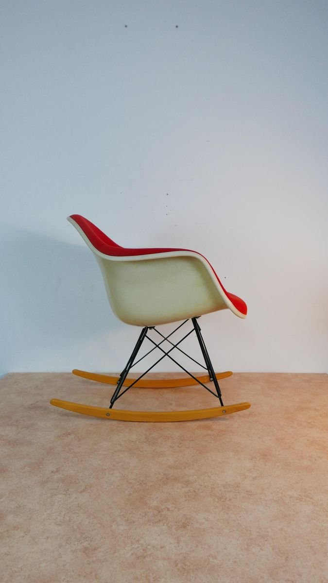 Rocking Chair Rar en Fibre de Verre par Charles & Ray Eames pour Herman