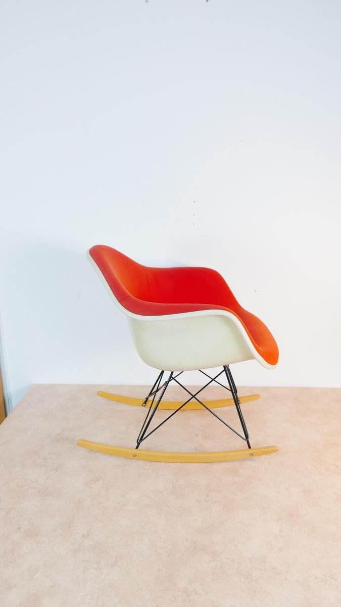 Rocking Chair Rar en Fibre de Verre par Charles & Ray Eames pour Herman