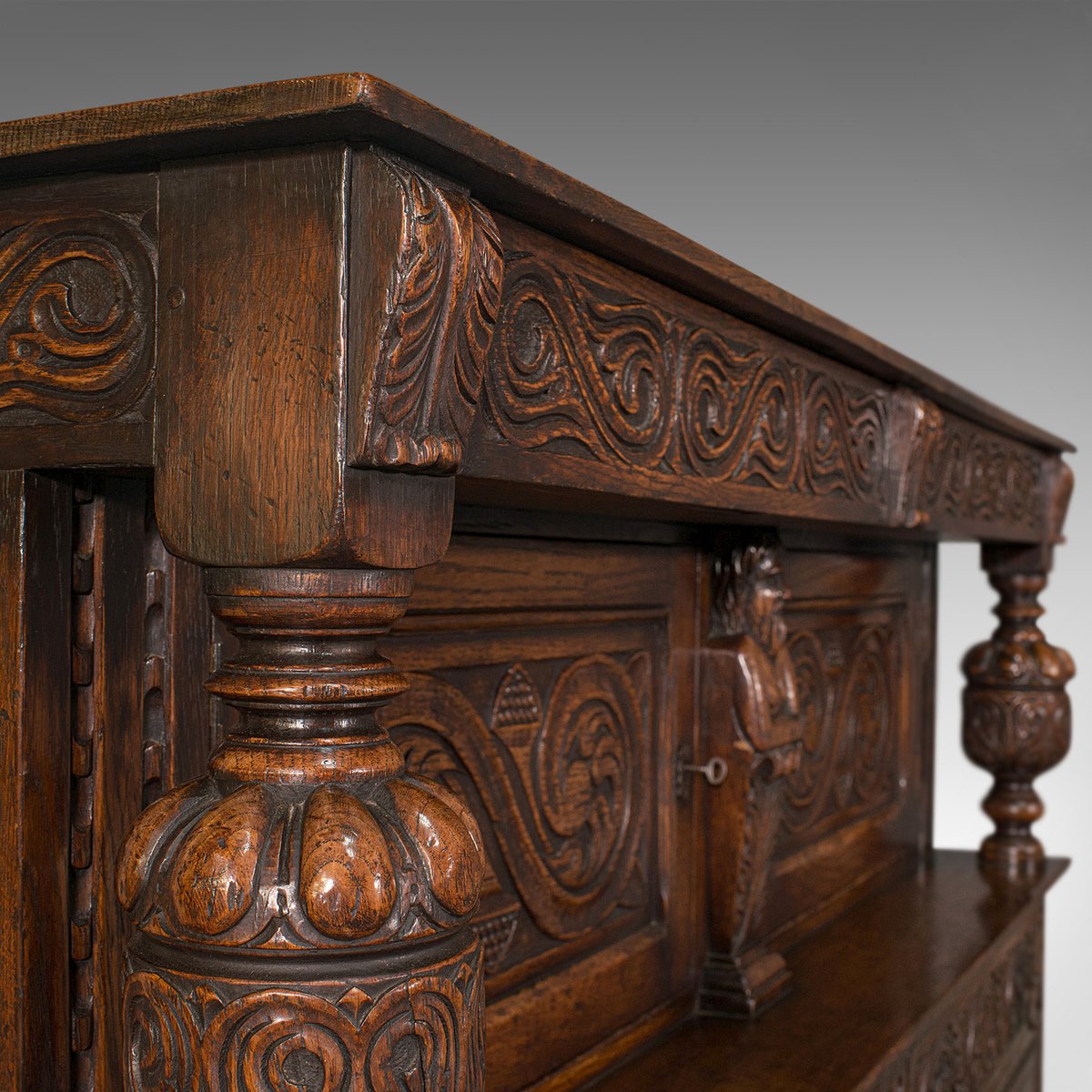 Antique English Jacobean Revival Oak 1890s for sale at Pamono