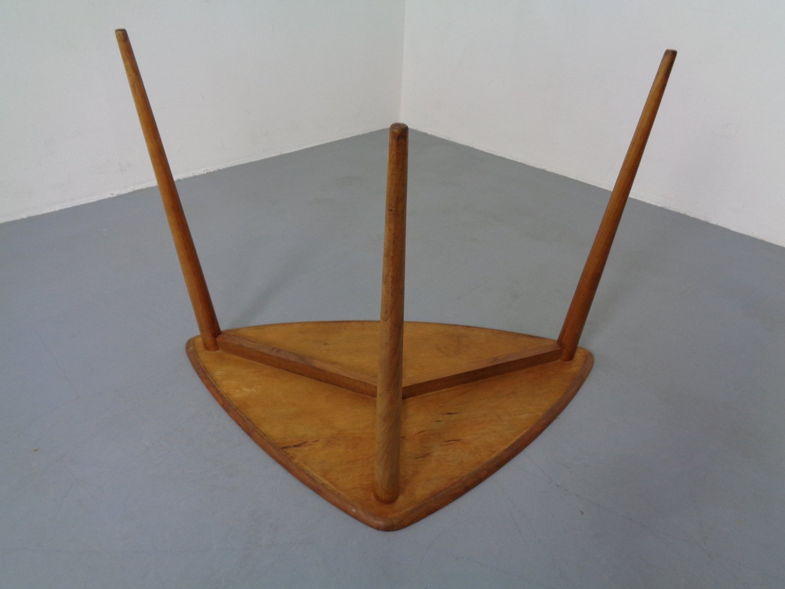 Mid-Century Triangular Teak Side Table, 1960s for sale at Pamono