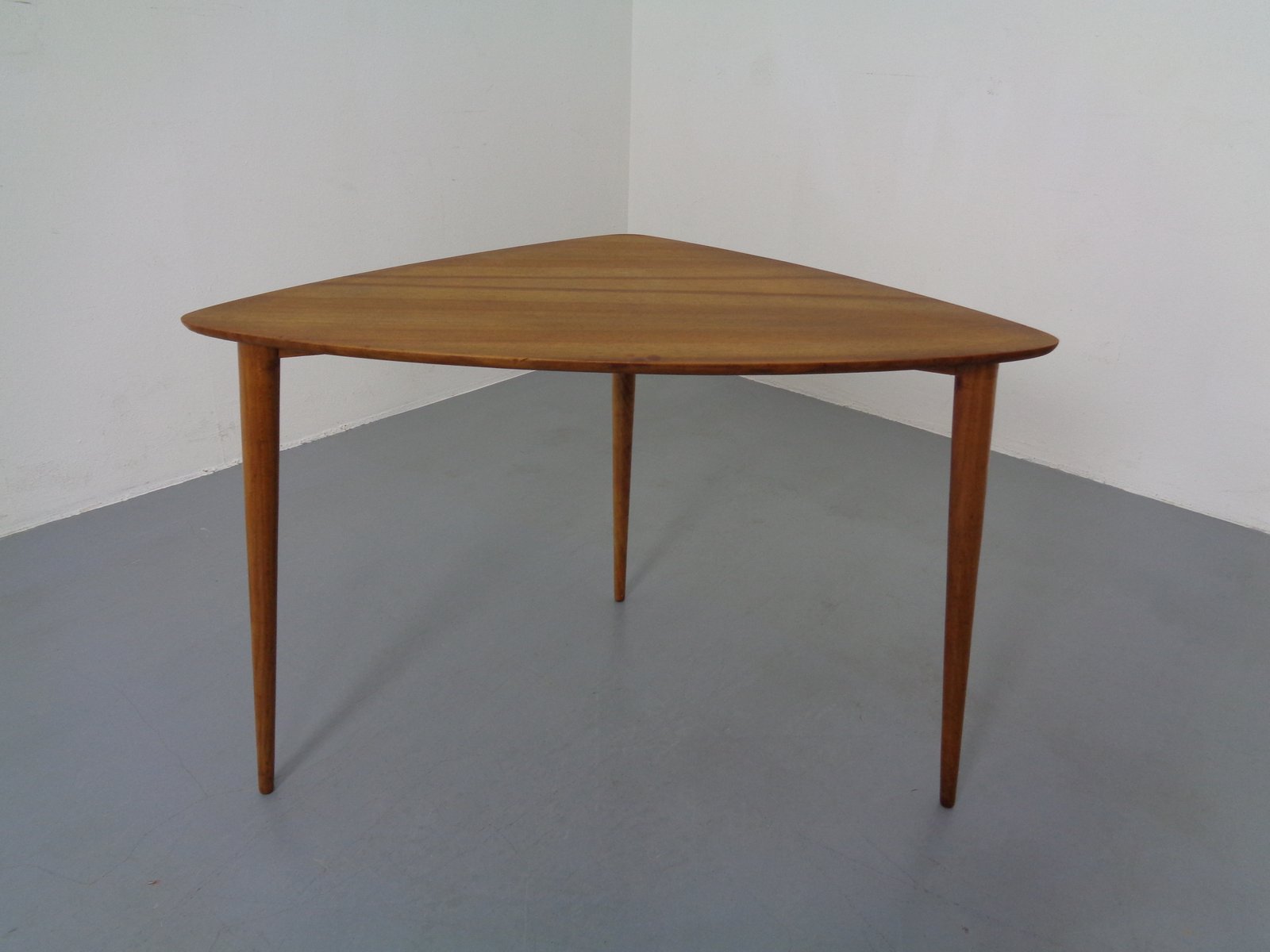 Mid-Century Triangular Teak Side Table, 1960s for sale at Pamono