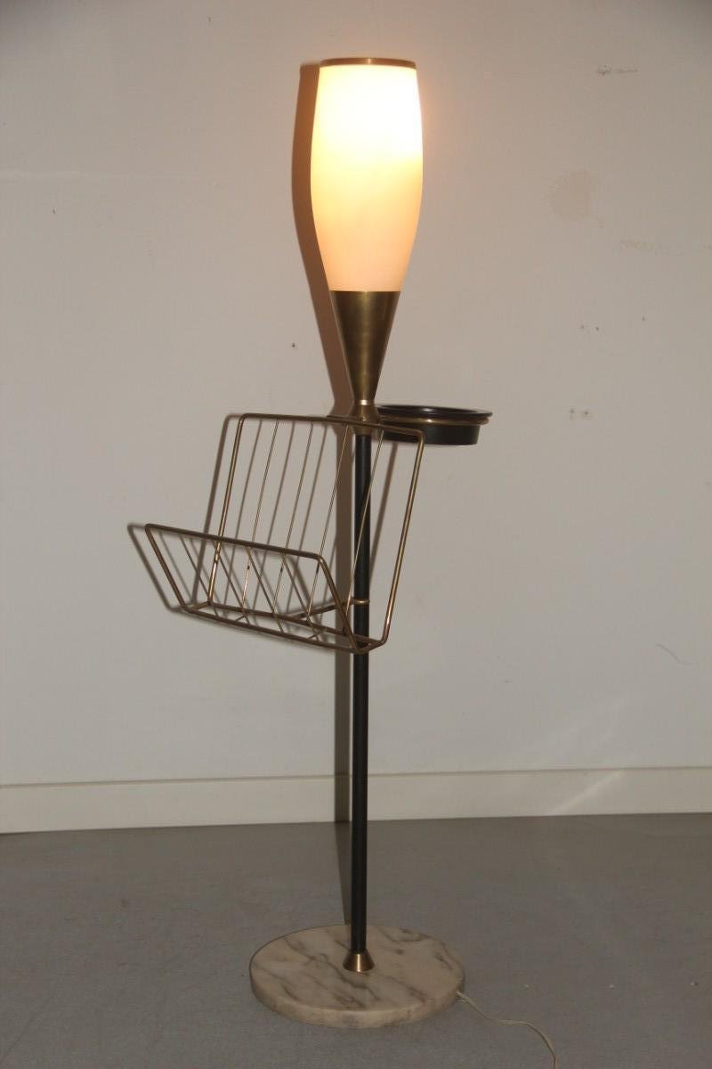 Lampada da terra vintage in ottone e marmo con posacenere ...