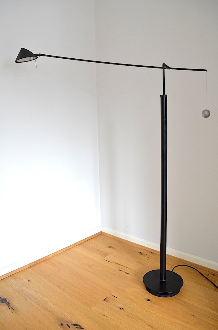 Nestore Stehlampe von Carlo Forcolini für Artemide, 1990er bei Pamono