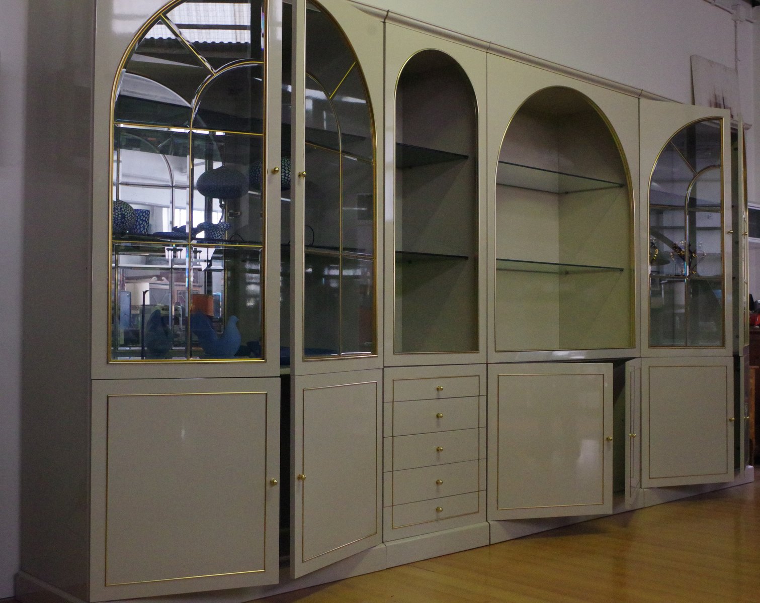 Vitrines en Bois Laqué, Verre et Laiton de Mario Sabot, 1970s, Set de 4
