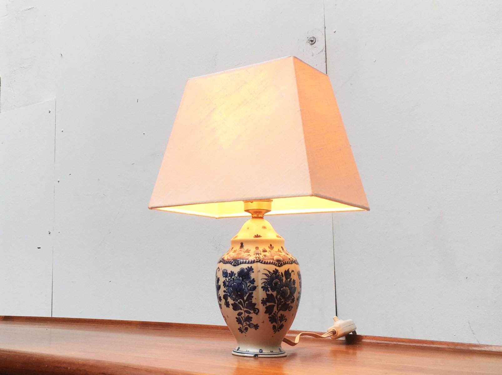 Vintage Dutch Delft Blue Table Lamp from Zenith, Gouda for sale at Pamono