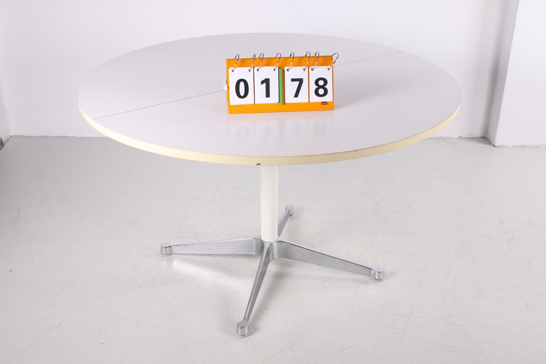 Round Dining Table By Herman Miller