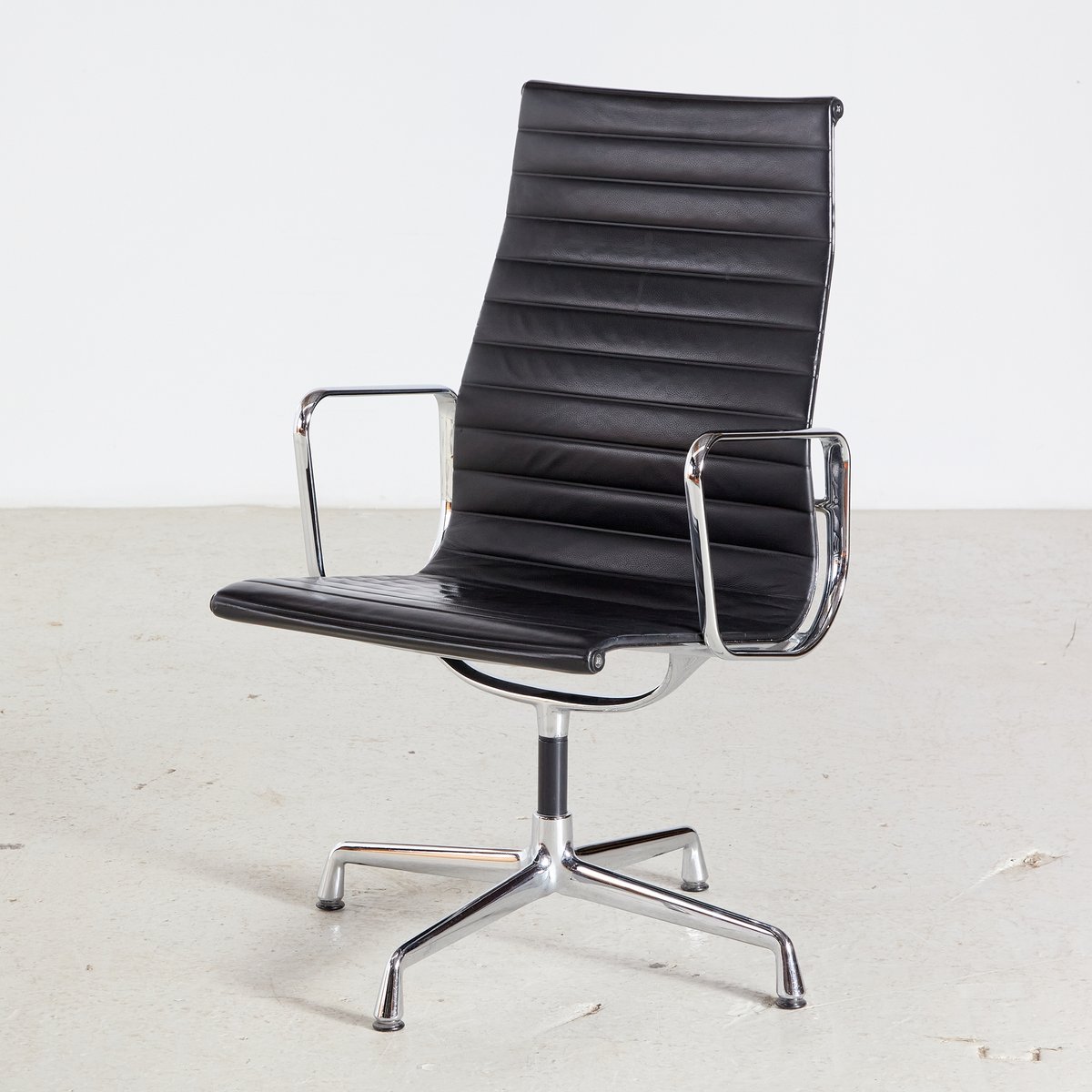 Ea112 Office Chair By Charles Ray Eames For Sale At Pamono