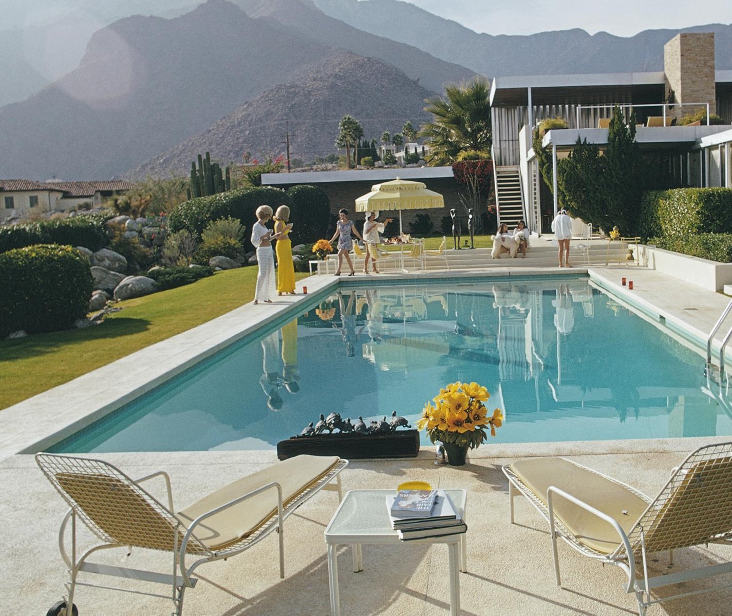 Slim Aarons, Kaufmann Desert House, Estate Edition, 1970 for sale at Pamono