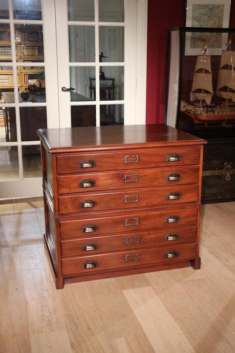 Mueble archivador antiguo de caoba en venta en Pamono