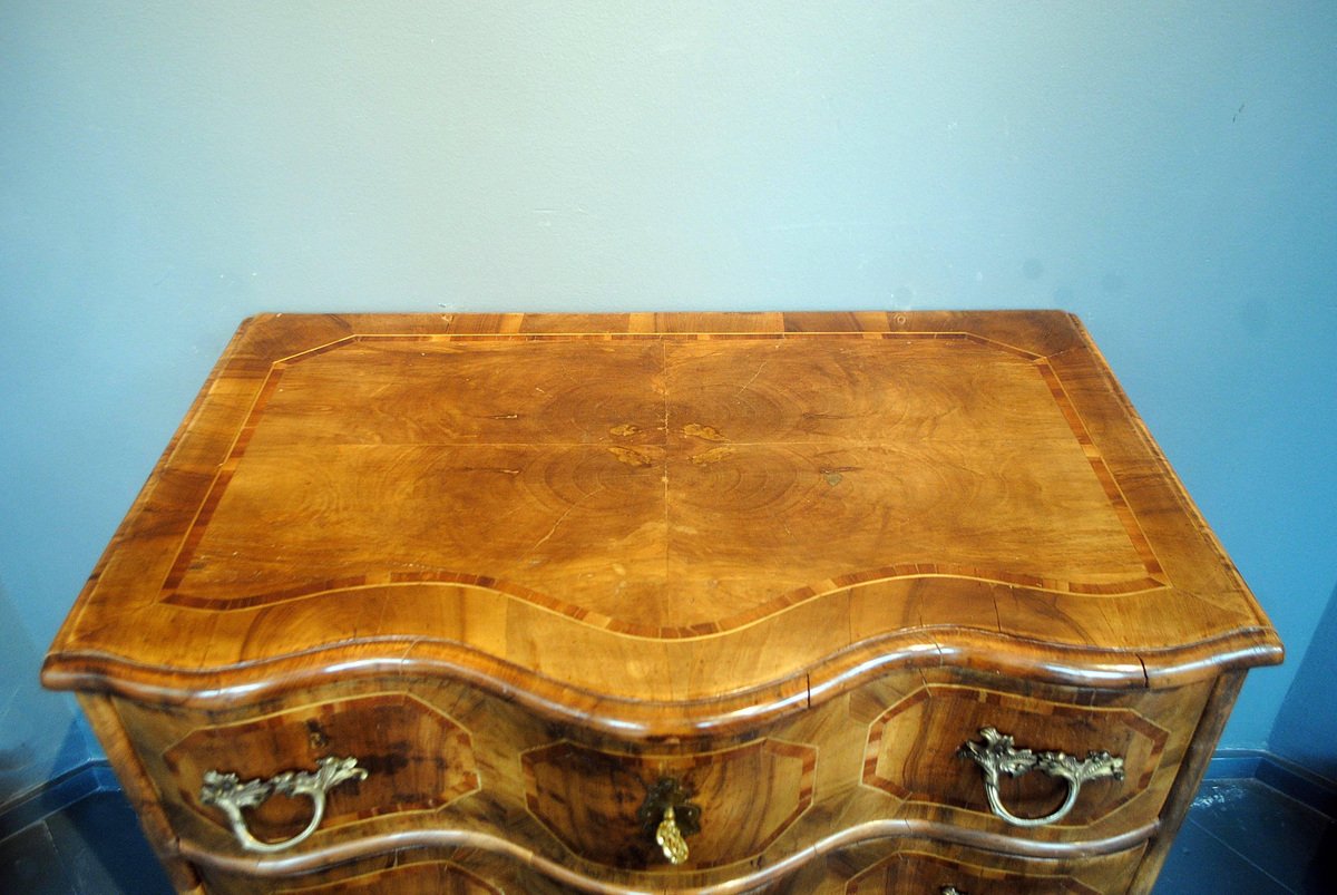 18th Century German Baroque Chest of Drawers in Walnut for sale at Pamono