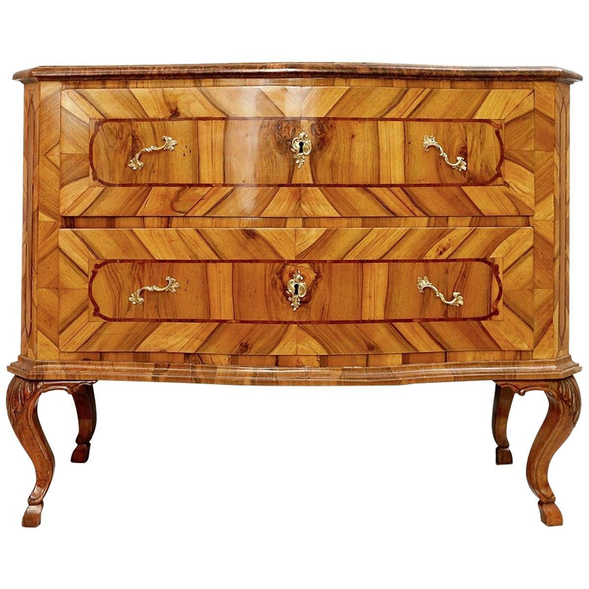 18th-Century German Chest of Drawers in Walnut for sale at Pamono